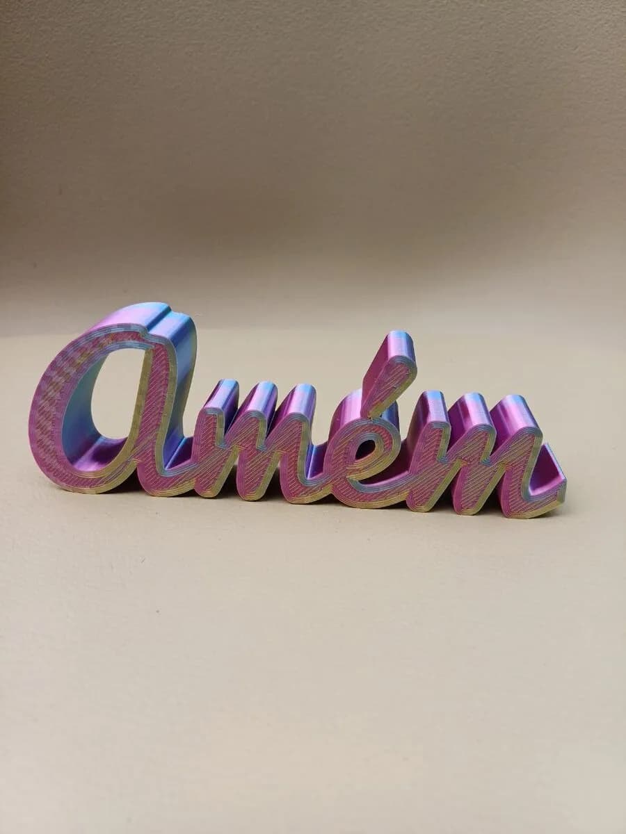 Palavra Amém vista lateral mostrando profundidade do material